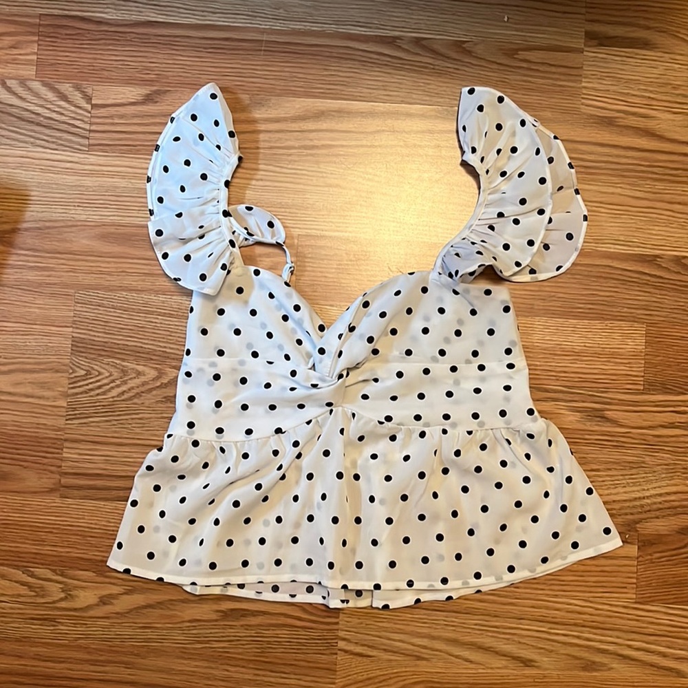 Top with adjustable straps